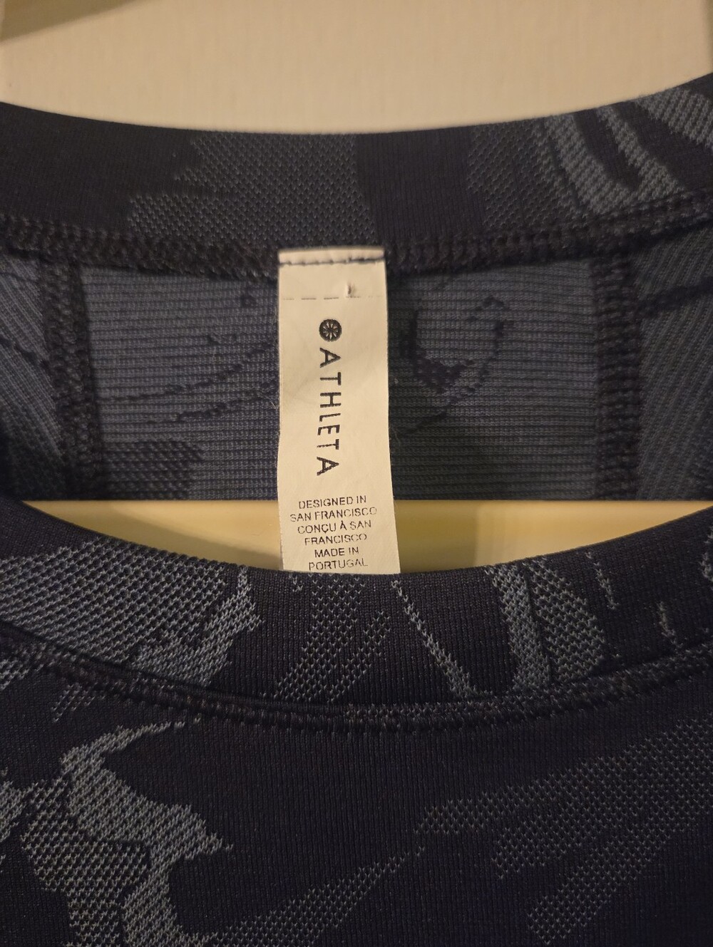 Athleta Momentum Seamless Long Sleeve Top Navy Blue Swirl Jacquard Women's M - Picture 3 of 6